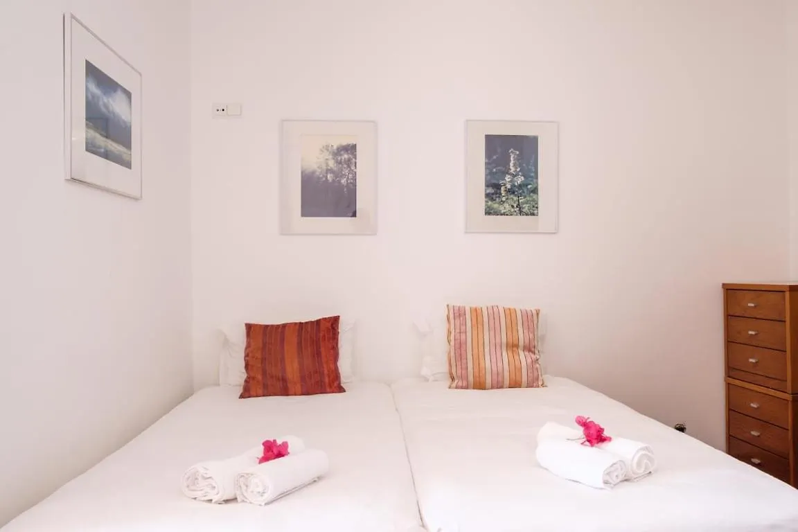 Guestready - A Beautiful Sight Over The Sea Caniço 0*,  Πορτογαλία